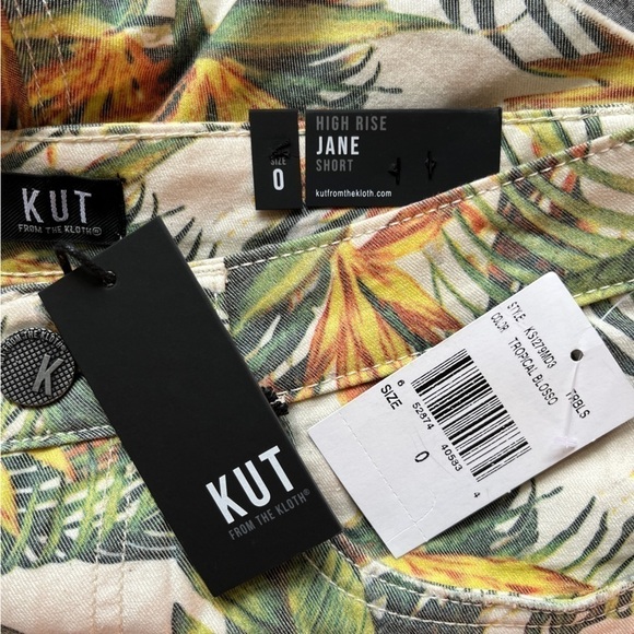 KUT from the KLOTH NWT Jane High Rise Fray Hem Shorts in Tropical Blossom - Picture 14 of 16